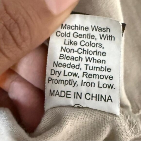 Beige Penguin Embroidery Graphic Tee - Size S - Picture 5 of 8